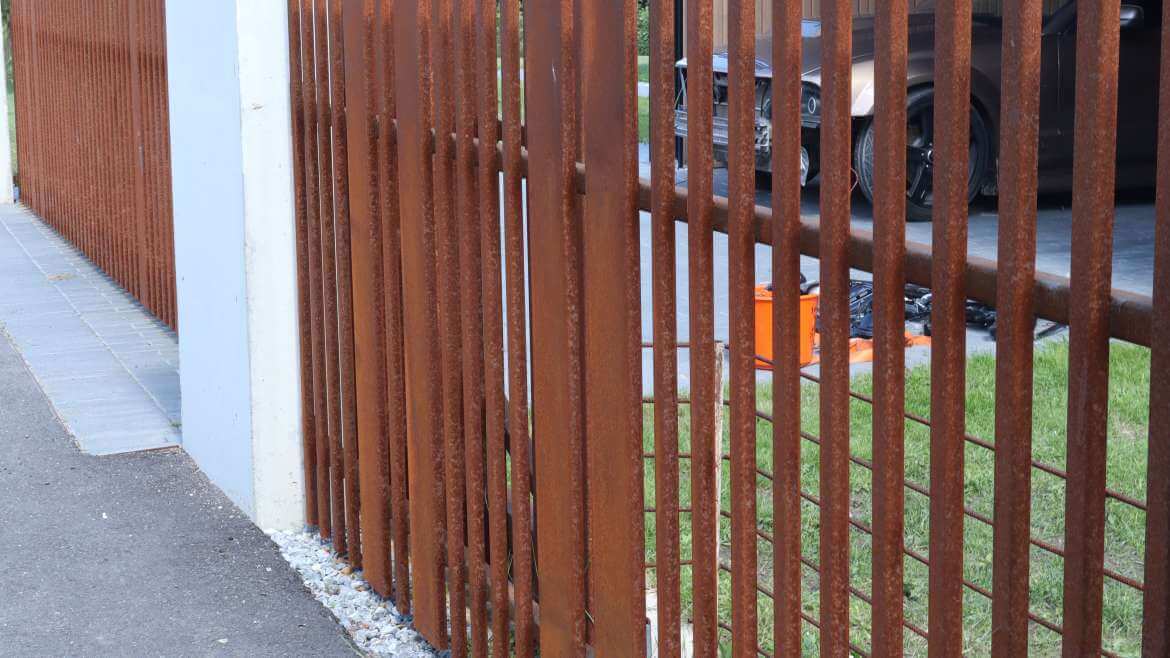 Corten-terasest aed „Vertikaalne“