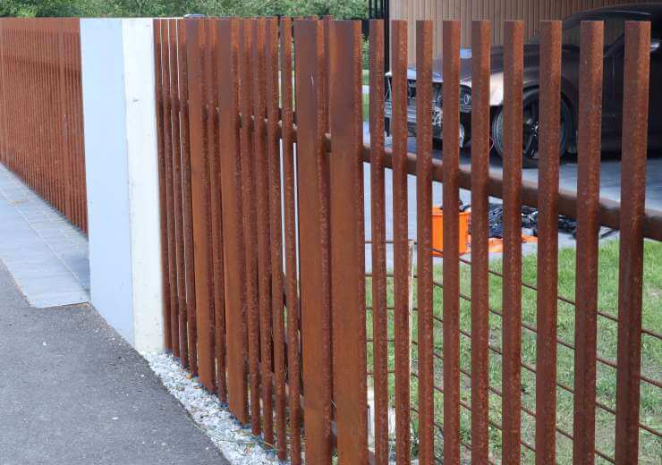 Corten-terasest aed „Vertikaalne“