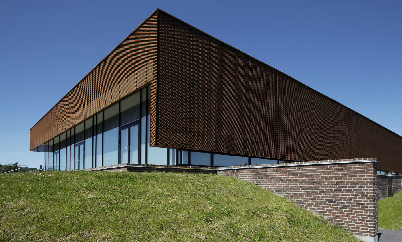 stilingas corten fasadas